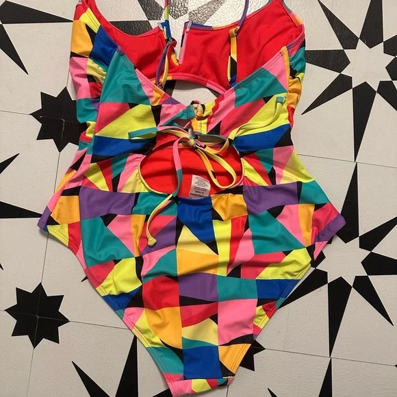 NWOT Geo Cut Out One Piece Swimsuit - Picture 7 of 8